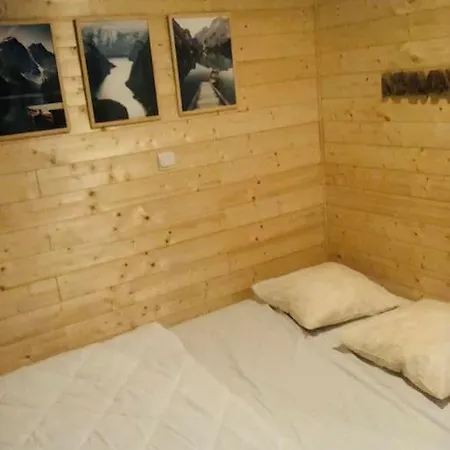 Le 77 - Nature Proche S.besse Chalet